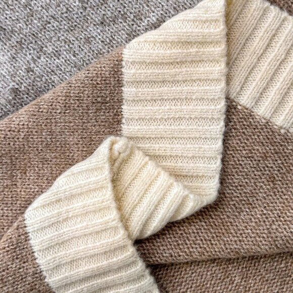 Apricot Casual Women's Loose Knit Pullover with Contrasting Cable Design - Picture 7 of 7